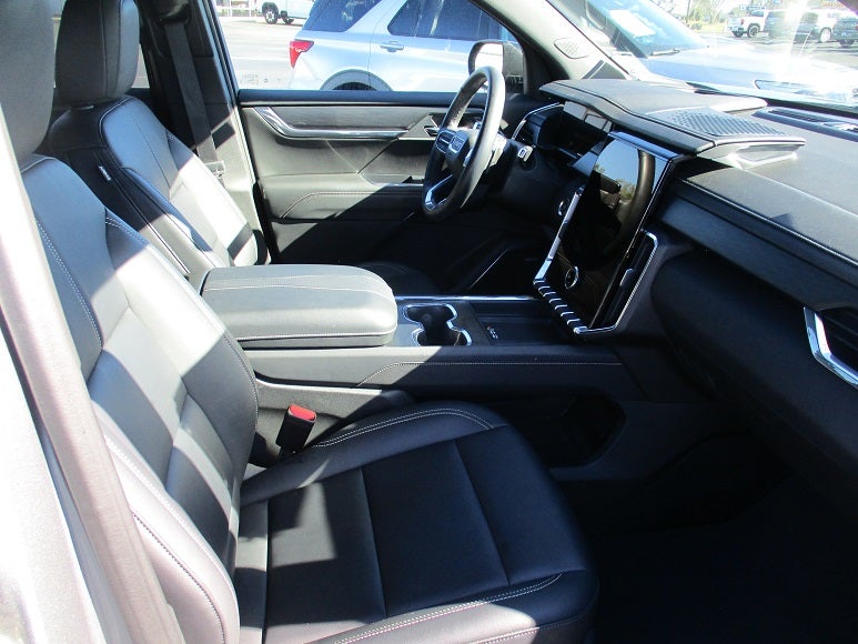 2024 GMC Acadia FWD Elevation