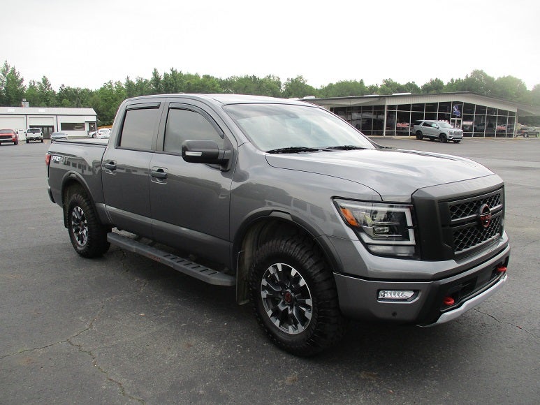 2023 Nissan Titan 4x4 Crew Cab S