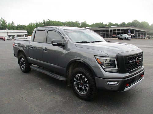 2023 Nissan Titan 4x4 Crew Cab S