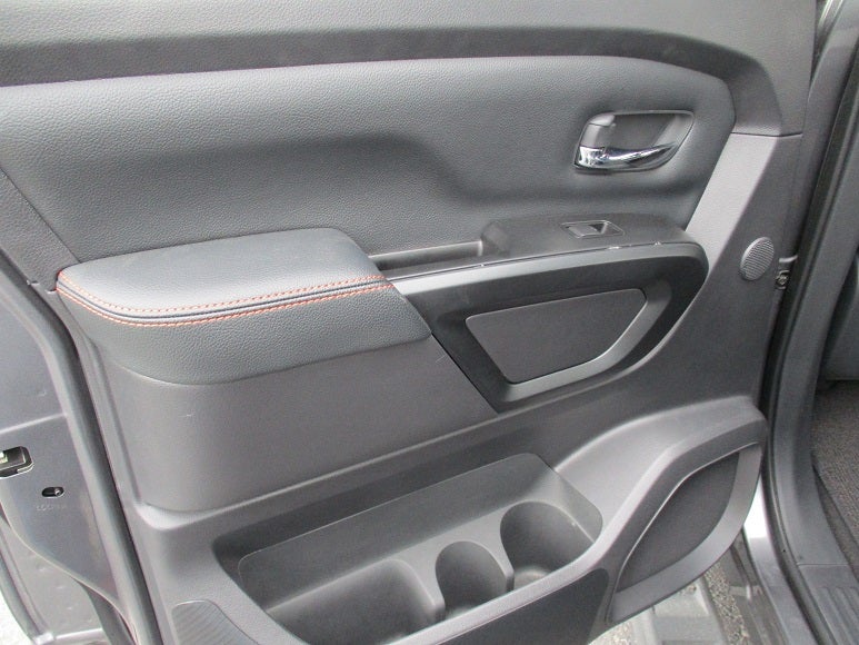 2023 Nissan Titan 4x4 Crew Cab S