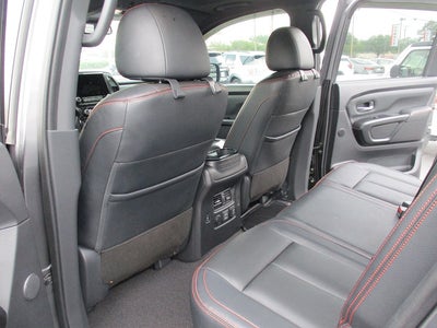 2023 Nissan Titan 4x4 Crew Cab S