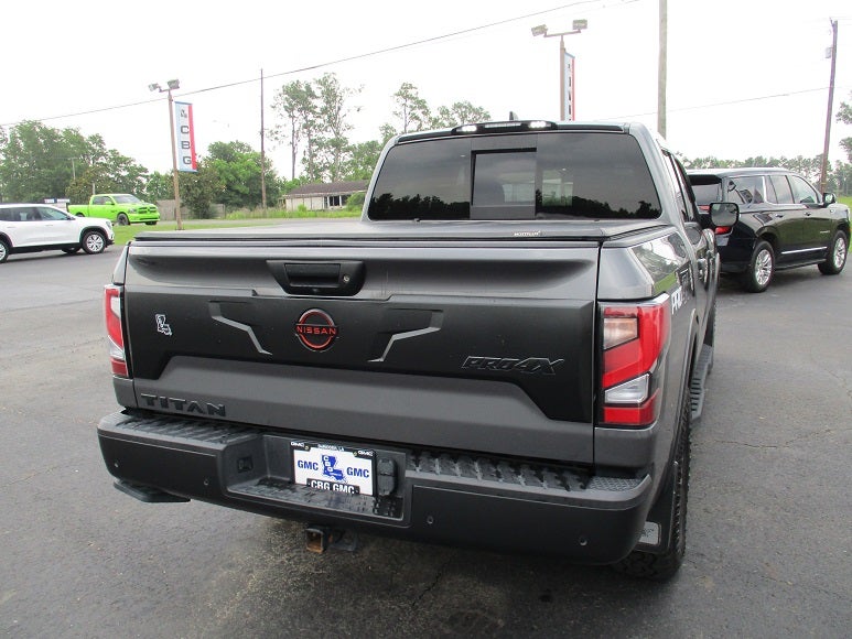 2023 Nissan Titan 4x4 Crew Cab S