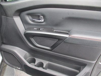 2023 Nissan Titan 4x4 Crew Cab S