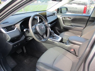 2024 Toyota RAV4 XLE FWD (GS)