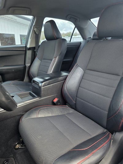 2017 Toyota Camry SE Auto (SE)