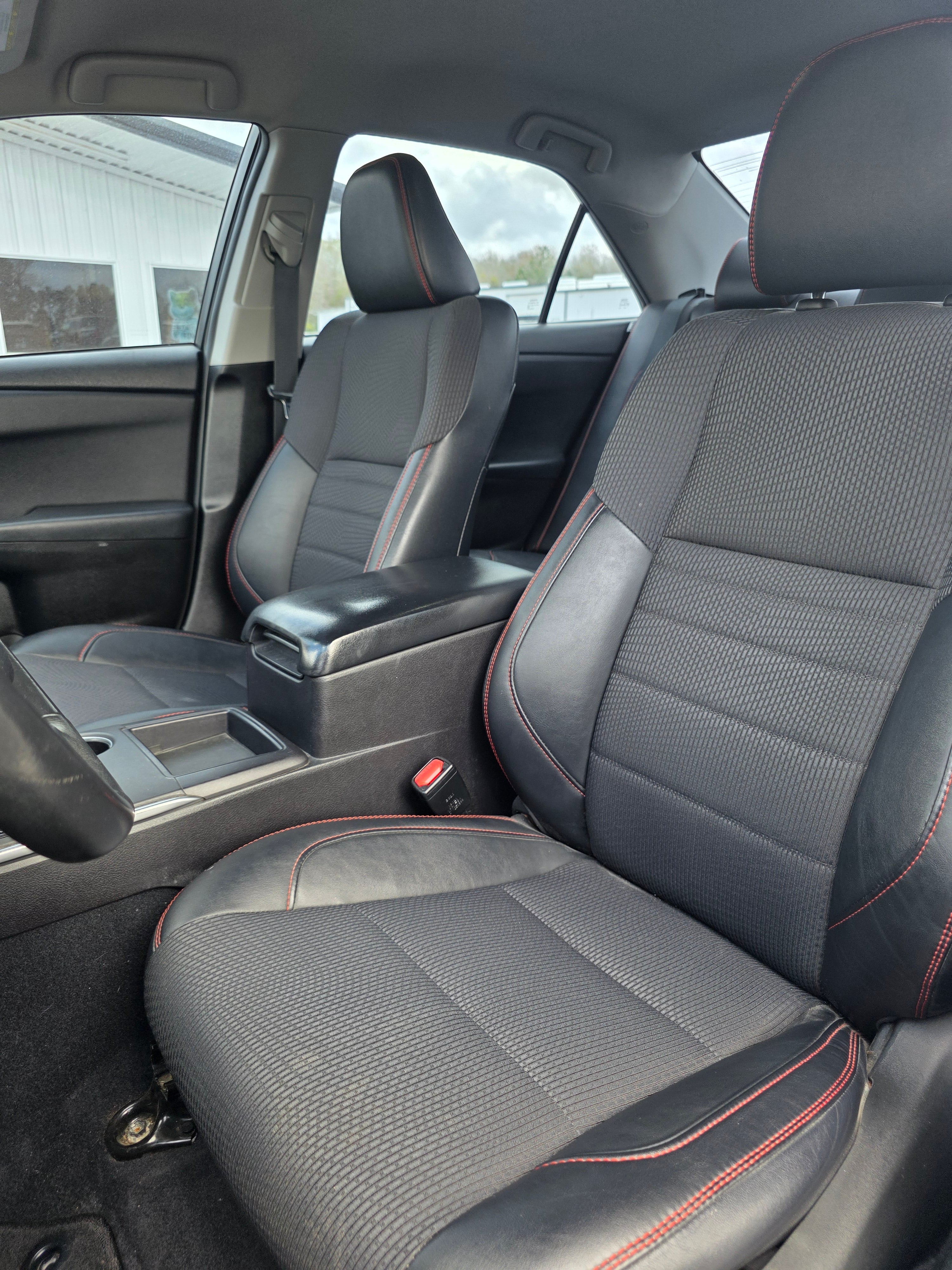 2017 Toyota Camry SE Auto (SE)