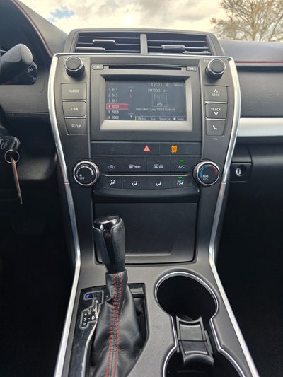 2017 Toyota Camry SE Auto (SE)