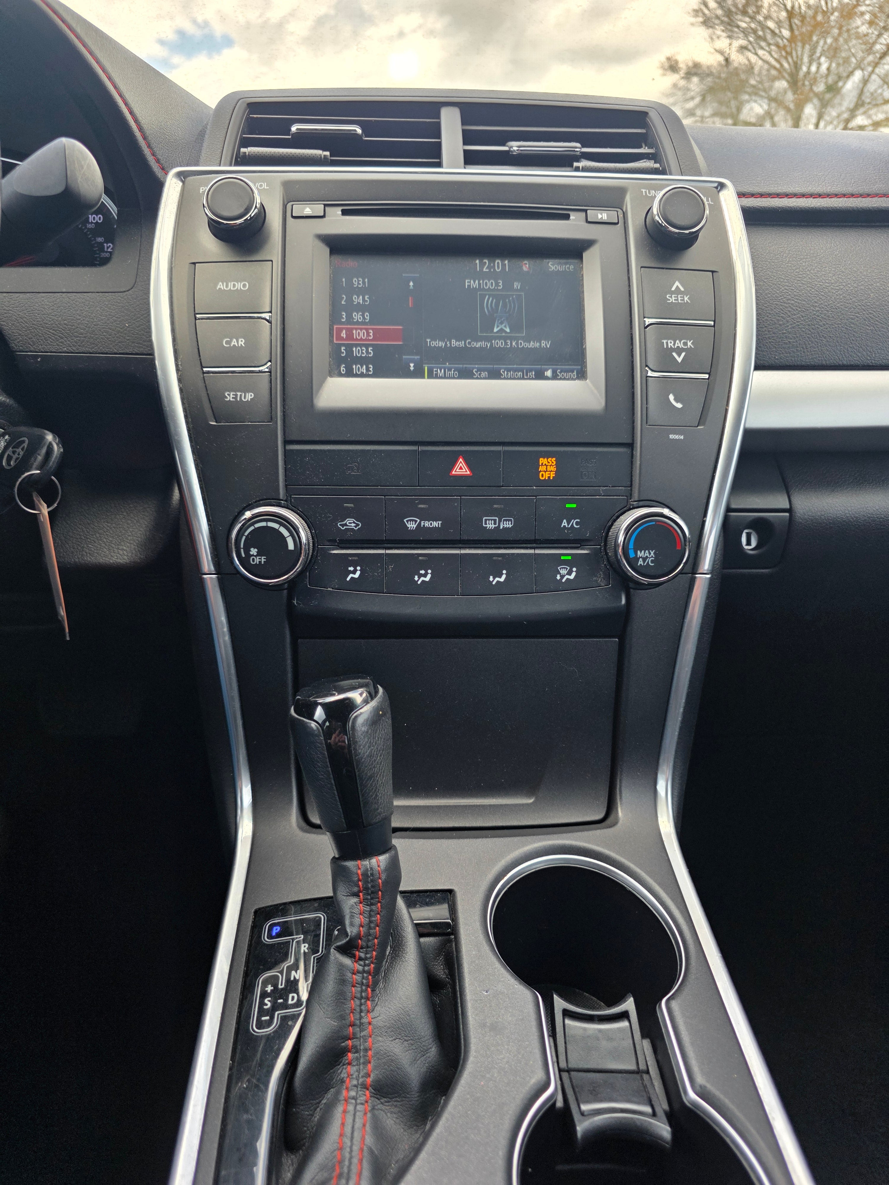 2017 Toyota Camry SE Auto (SE)