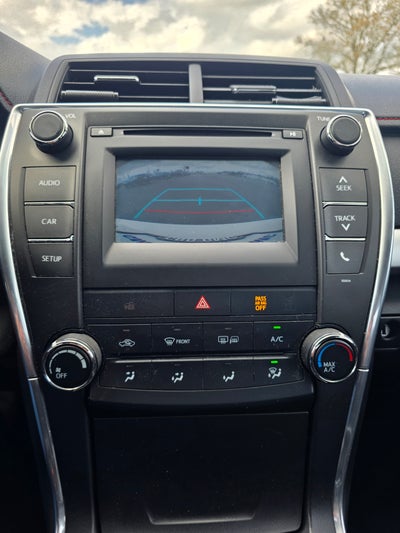 2017 Toyota Camry SE Auto (SE)