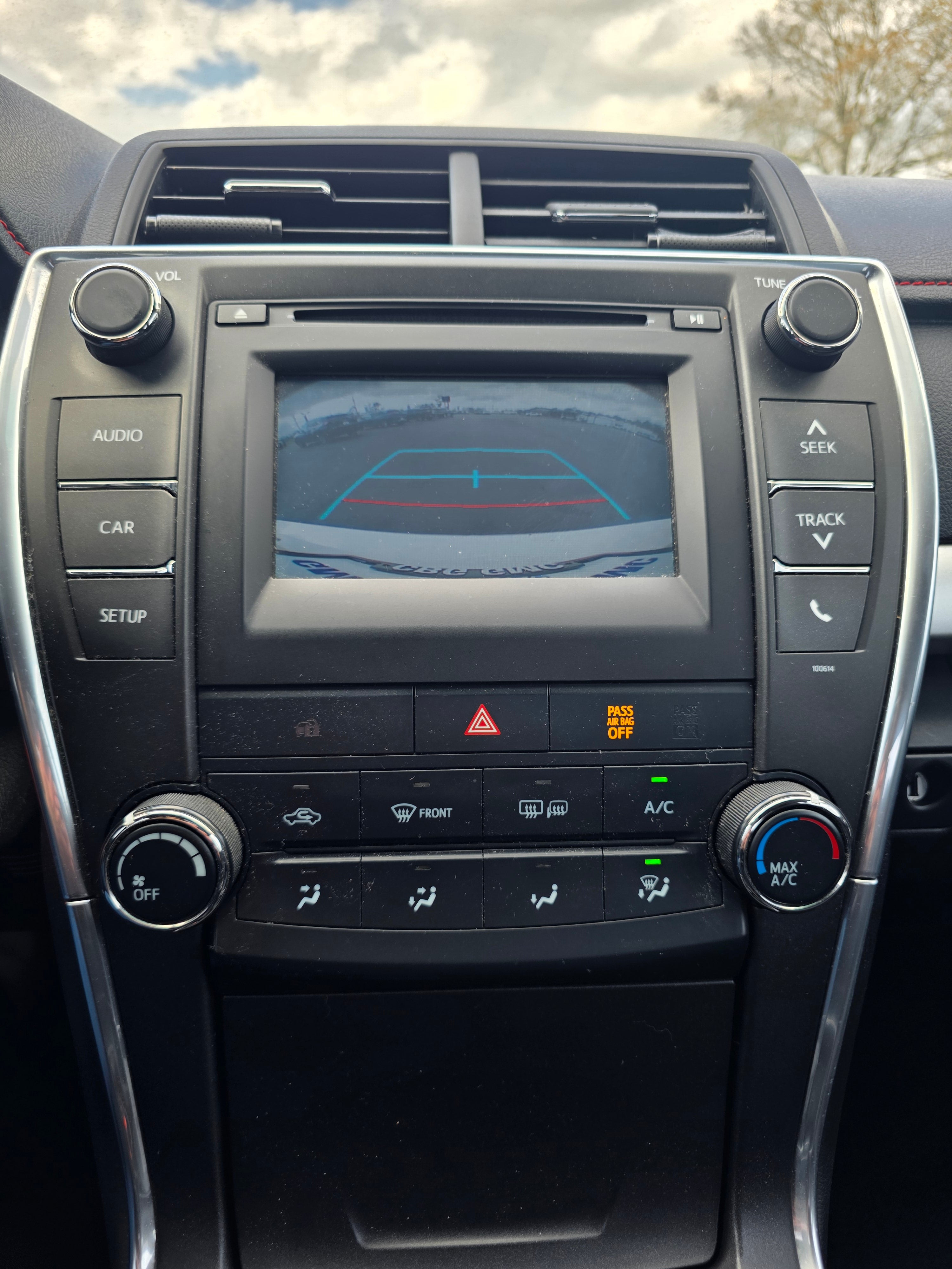 2017 Toyota Camry SE Auto (SE)